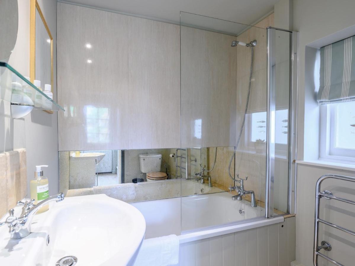 1 Bed In Beaulieu 78926 Villa Exteriör bild
