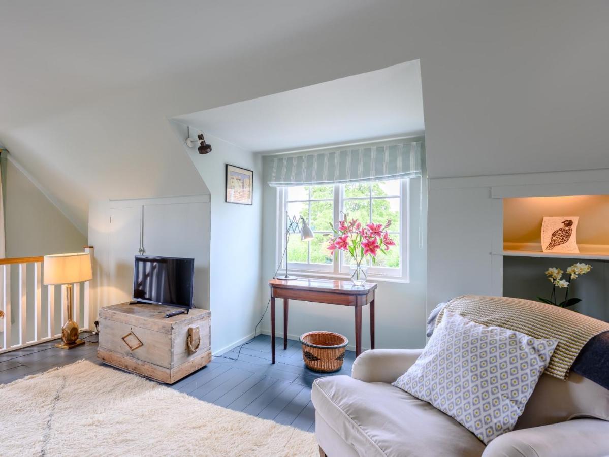 1 Bed In Beaulieu 78926 Villa Exteriör bild