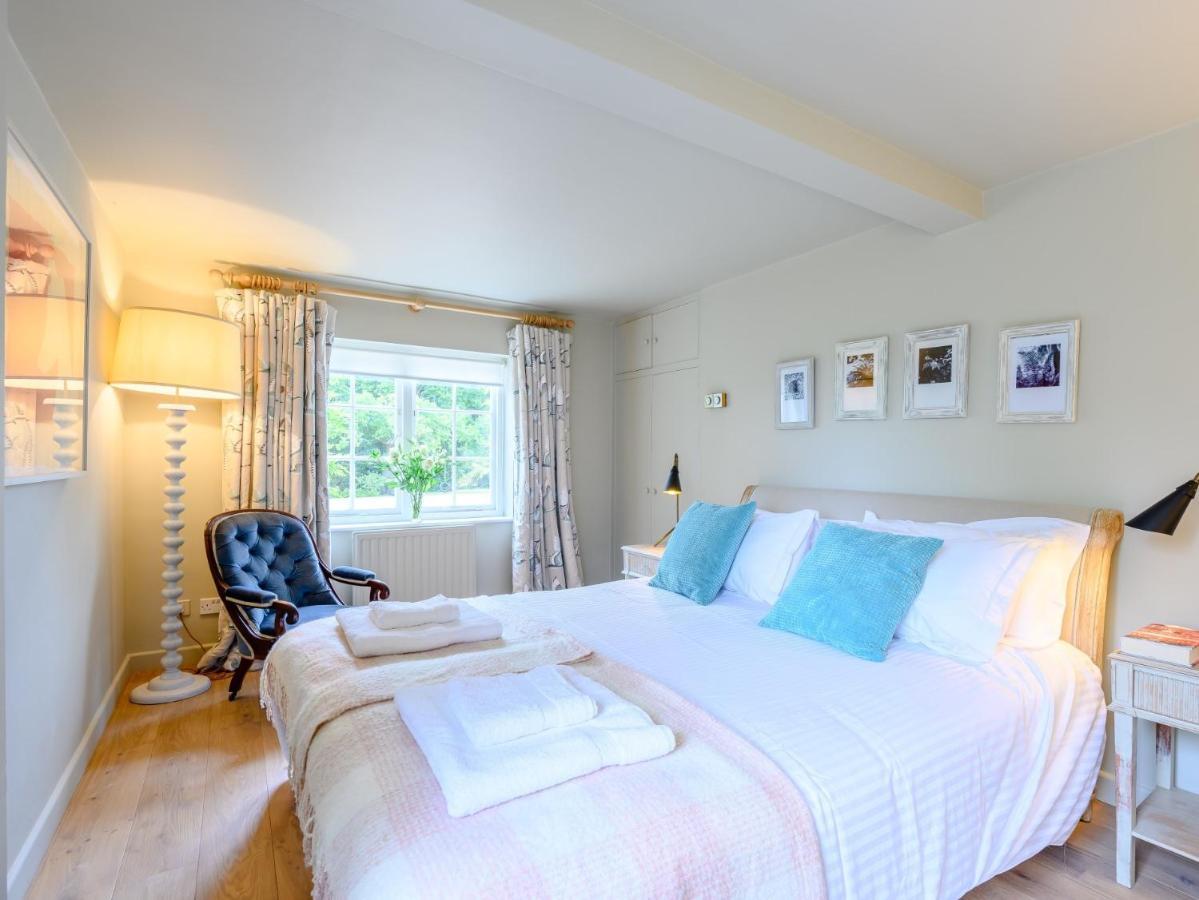 1 Bed In Beaulieu 78926 Villa Exteriör bild